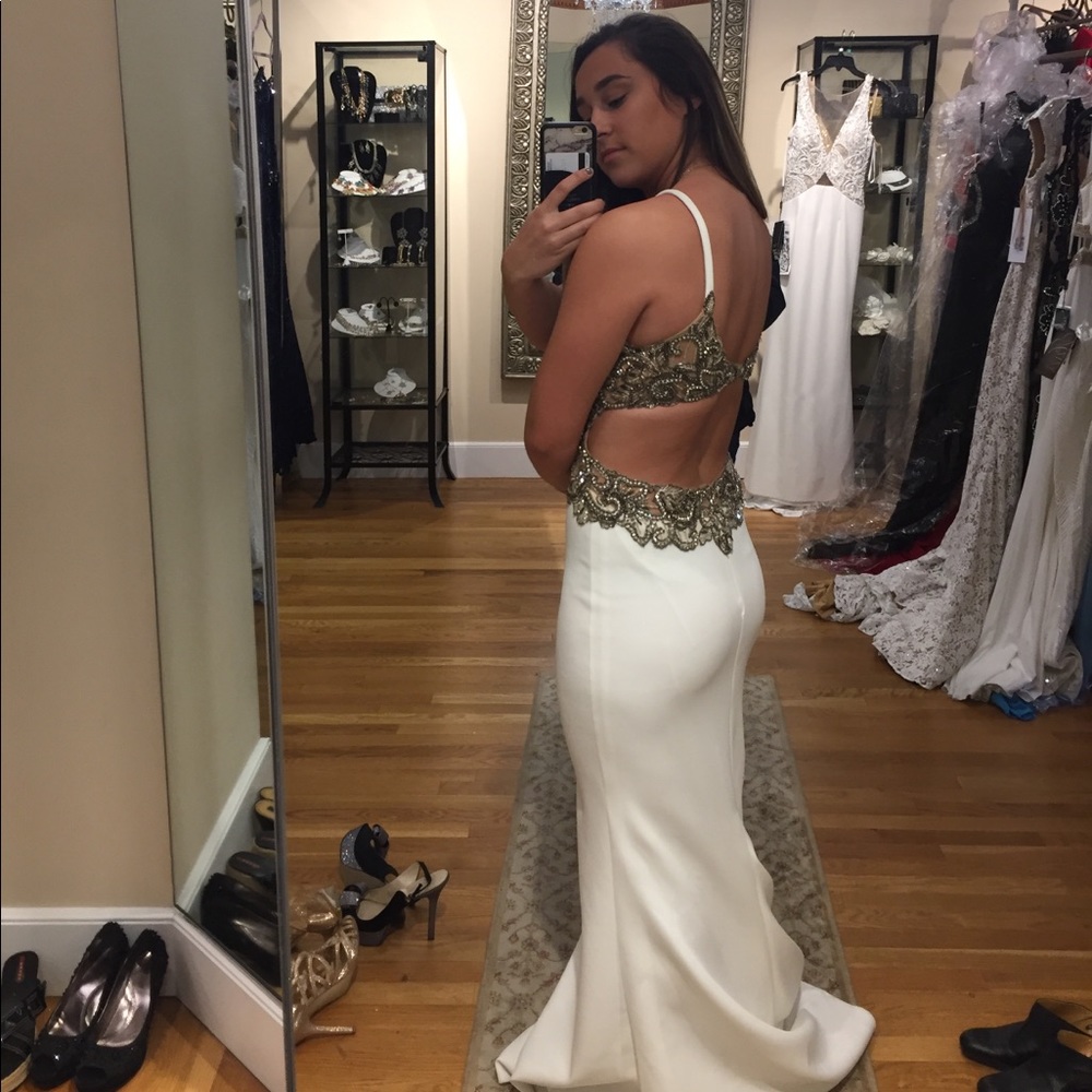 white faviana prom dress size 4